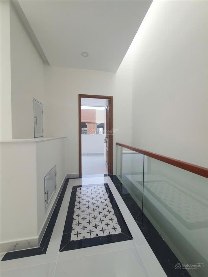 Cho thuê nguyên căn 5 tầng thang máy mới hoàn thiện đẹp,giá 55tr