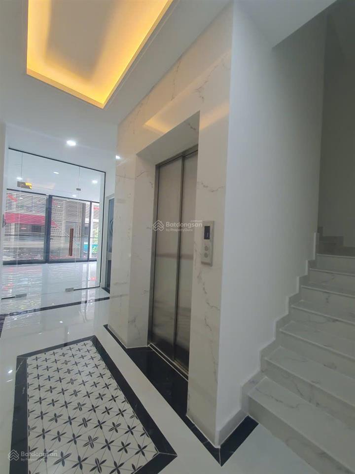 Cho thuê nguyên căn 5 tầng thang máy mới hoàn thiện đẹp,giá 55tr