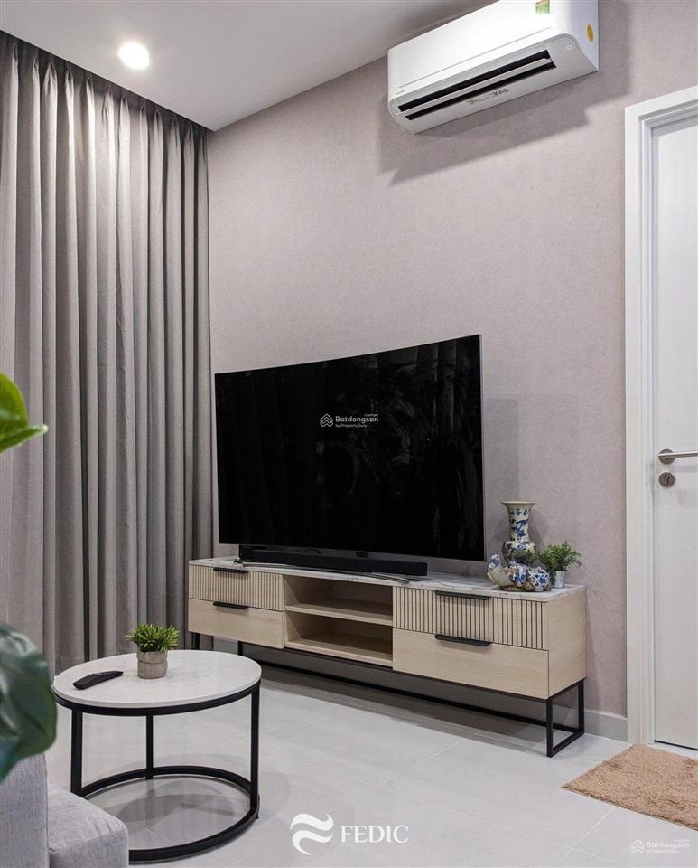 Cần cho thuê ch cao cấp 1pn, 1wc  giá 6.5 tr/tháng, hoàn thiện nội thất, view sân golf và sông sg