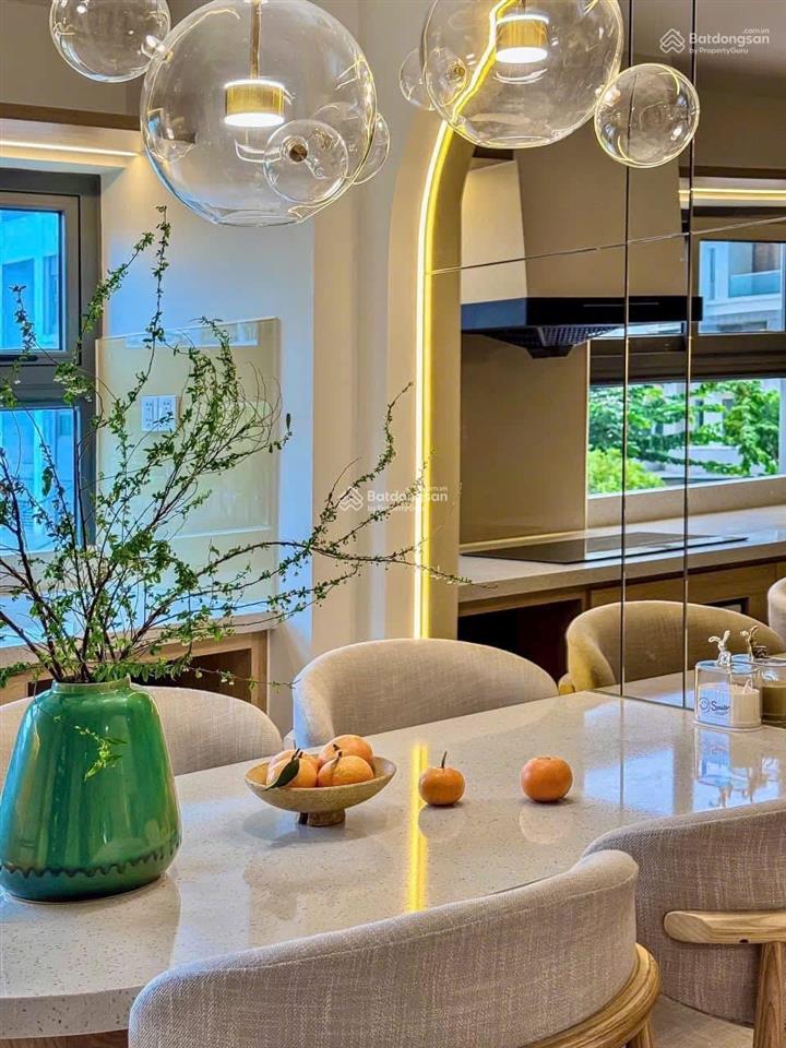 Bán căn duplex 3pn, tầng cao, view q1  landmark 81,, giá tốt, hỗ trợ vay bank.  0931 118 ***