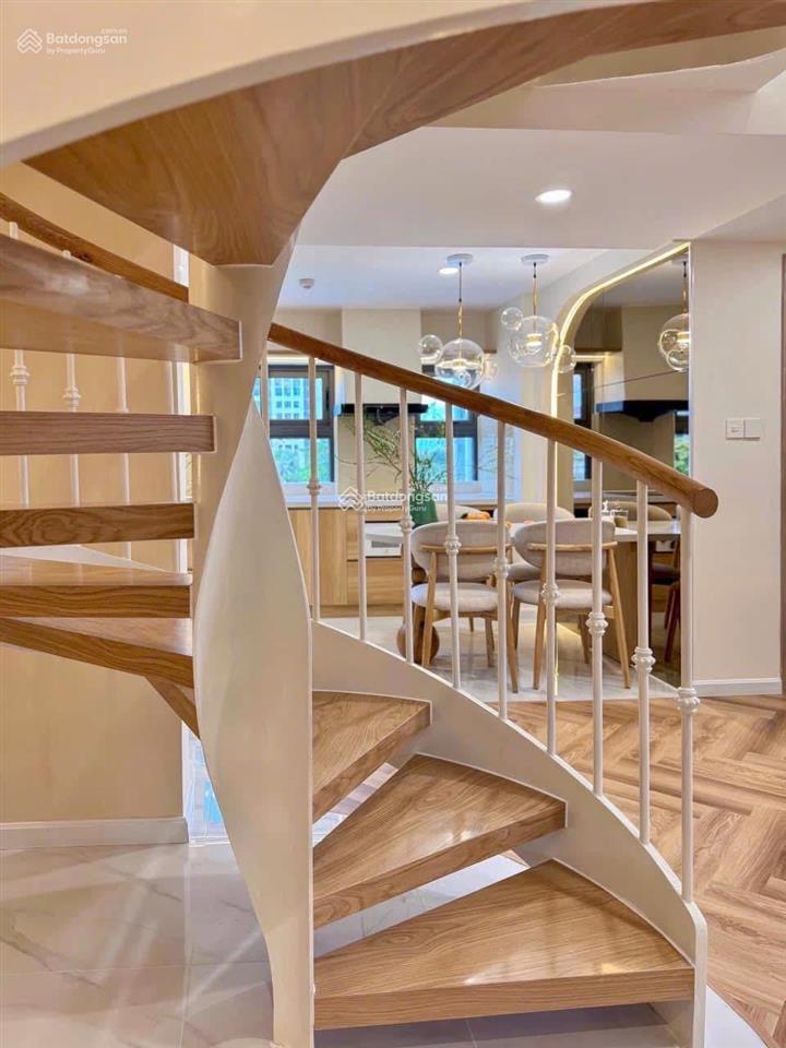 Bán căn duplex 3pn, tầng cao, view q1  landmark 81,, giá tốt, hỗ trợ vay bank.  0931 118 ***