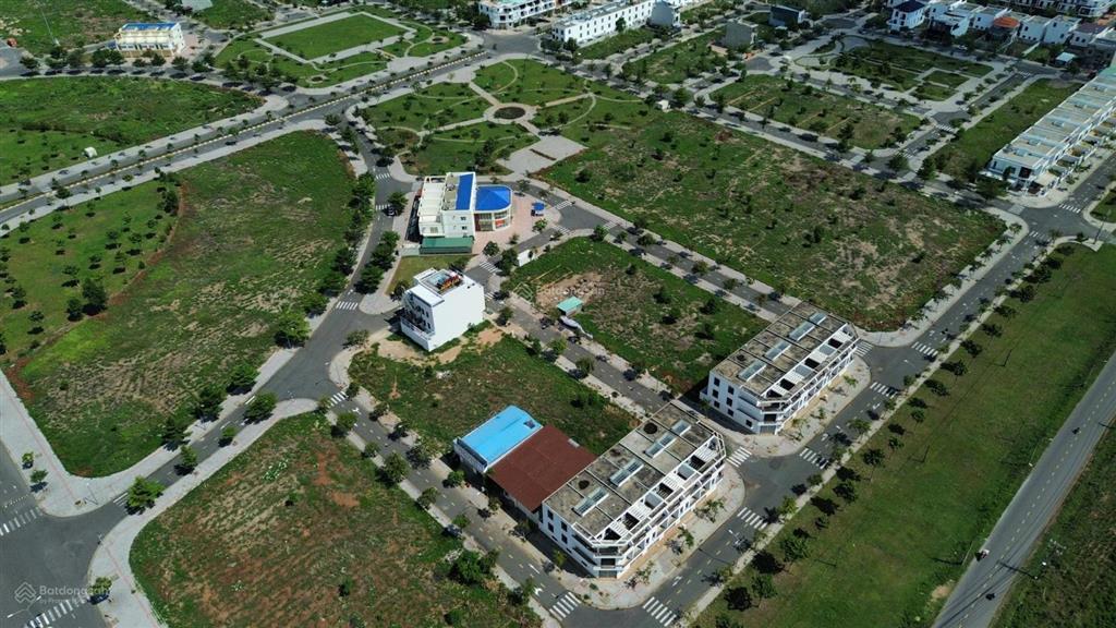 Bán đất đối diện trường học khu đô thị bàu xéo, giá 1.550 tỷ sổ sẵn