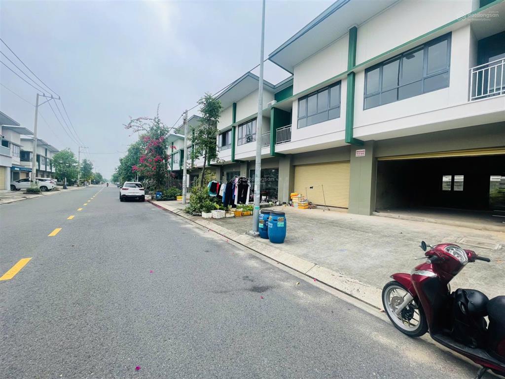 Shophouse oasiscity mặt tiền vành đai 4  đại học việt đức tại bến cát, bình dương, tp hồ chí minh