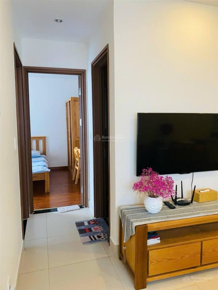 Cần bán gấp căn hộ shp 59m2 giá 2,1 tỷ, tầng cao, nội thất đẹp