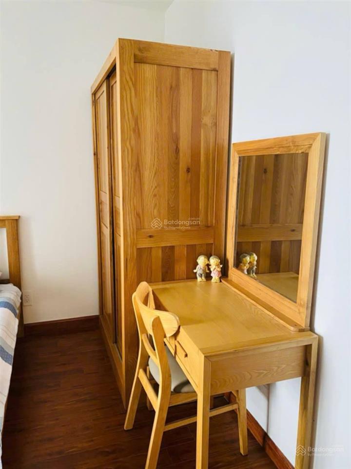 Cần bán gấp căn hộ shp 59m2 giá 2,1 tỷ, tầng cao, nội thất đẹp