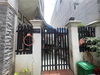 Nhà 1 trệt 1 lầu có st, 3 pn, 3 wc, hẻm oto, gần đường 185 phước long b