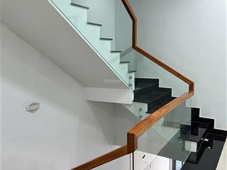 Nhà cho thuê nguyên căn 5x22, 1 hầm 1 trệt 3 lầu, khu an ninh, phù hợp vừa ở vừa làm văn phòng