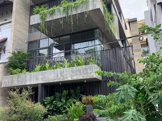 Chỉ 40.5 tỷ. mặt tiền ngay cụm xuân thủy, góc quốc hương, dt(7.5x25m). gpxd hầm 5 tầng. sân thượng