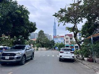 Chỉ 23 tỷ, nhà kế mặt tiền song hành, cụm trần não. dt 5x20m. ctxd hầm 4 tầng thang máy