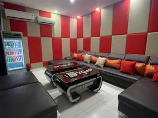 Nhà đẹp chỉ 38 tỷ. gần đường xuân thủy, cụm nguyễn văn hưởng. dt(7.5x25m). cn205m2. gồm 4 tầng