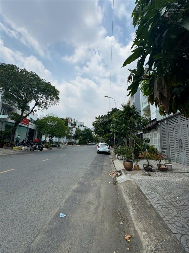 Chỉ 82 tỷ. biệt thự compound nguyễn văn hưởng, p. thảo điền. dt 11x22m 4 tầng + sân vườn, hồ bơi