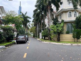 Chỉ 80.5 tỷ. nhà 2 mặt thoáng cụm trần não, kế bờ sông sài gòn. dt 11x21m hầm 4 tầng, mái che