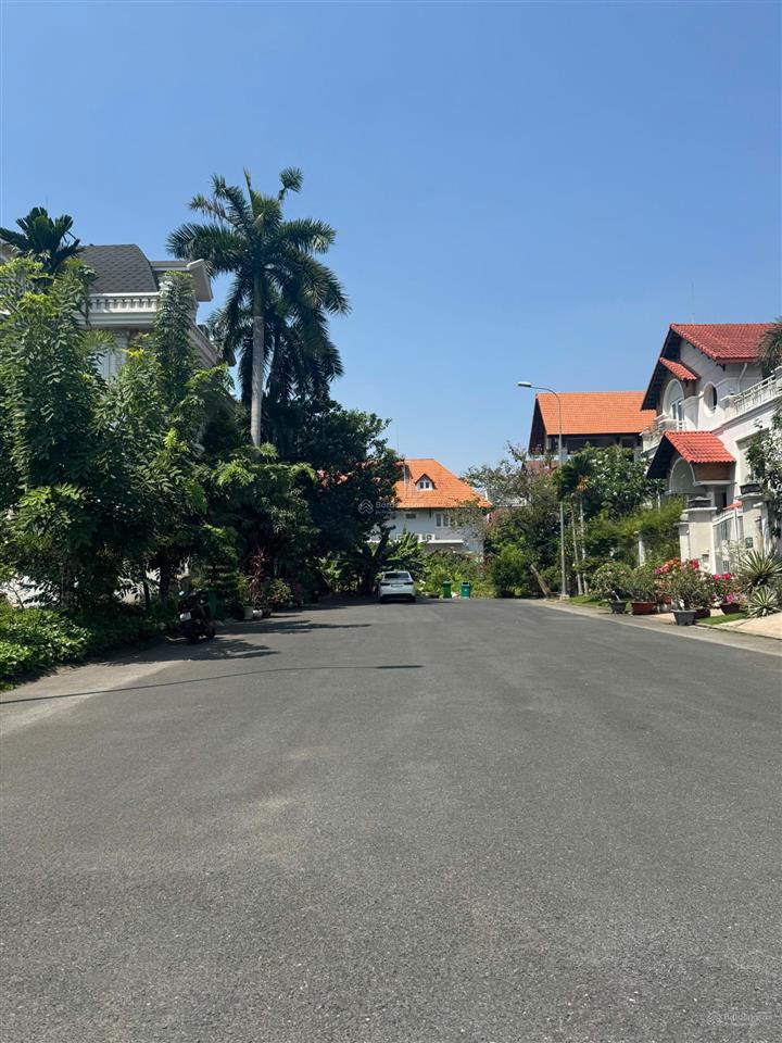 Chỉ 80.5 tỷ. nhà 2 mặt thoáng cụm trần não, kế bờ sông sài gòn. dt 11x21m hầm 4 tầng, mái che