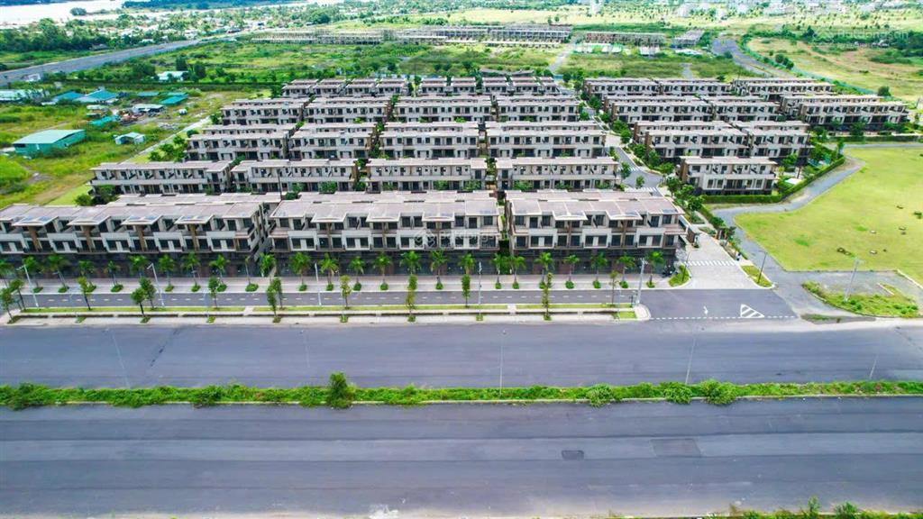 Nhà phố izumi city giá 6.8tỷ chiết khấu khủng 1,5tỷ vay 70% ls 0% ân hạn gốc 0903 148 *** mai cđt nl