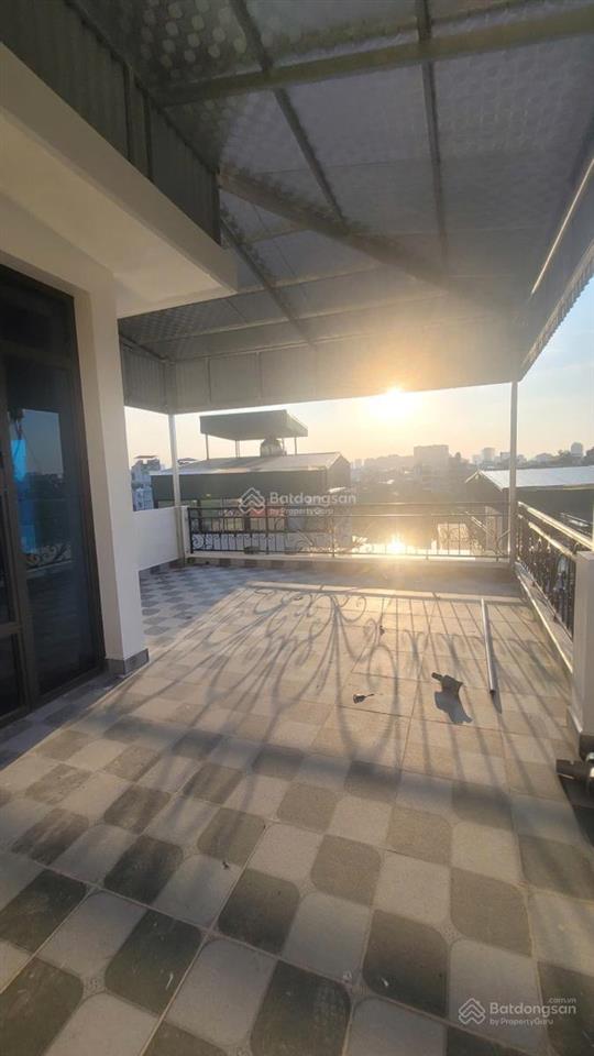 Bán nhà đống đa 55m² thang máy, ngõ thông, ôtô tránh, vỉa hè kinh doanh, lô góc, nở hậu, view hồ