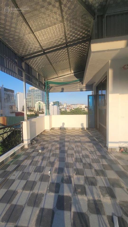 Bán nhà đống đa 55m² thang máy, ngõ thông, ôtô tránh, vỉa hè kinh doanh, lô góc, nở hậu, view hồ