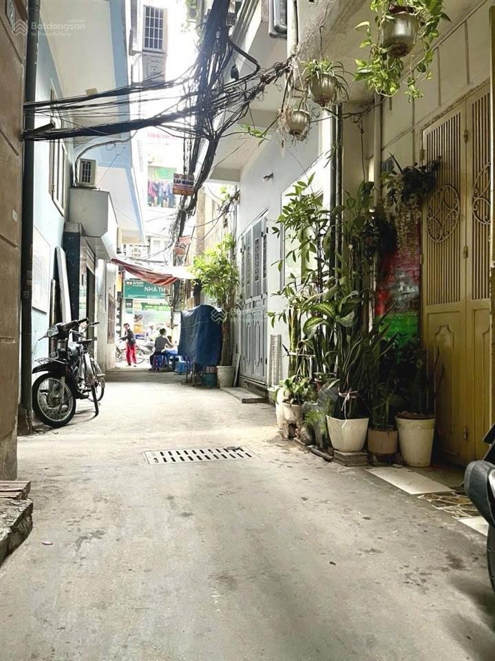 Bán nhà khâm thiên 62m2, vị trí đẹp gần phố, ngõ thông ba gác, an sinh tuyệt đỉnh, kcbt chắc chắn