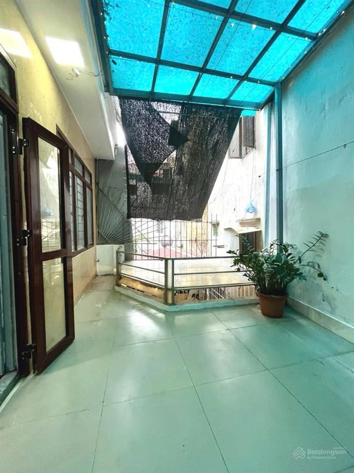 Bán nhà khâm thiên 62m2, vị trí đẹp gần phố, ngõ thông ba gác, an sinh tuyệt đỉnh, kcbt chắc chắn