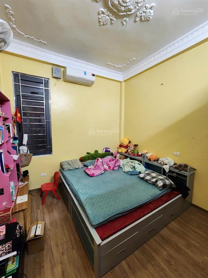 Chủ cần bán gấp nhà thái hà 50m2, gần phố, ngõ thông kinh doanh nhỏ, an sinh cực tốt, giá tốt