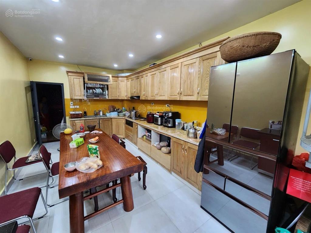 Chủ cần bán gấp nhà thái hà 50m2, gần phố, ngõ thông kinh doanh nhỏ, an sinh cực tốt, giá tốt