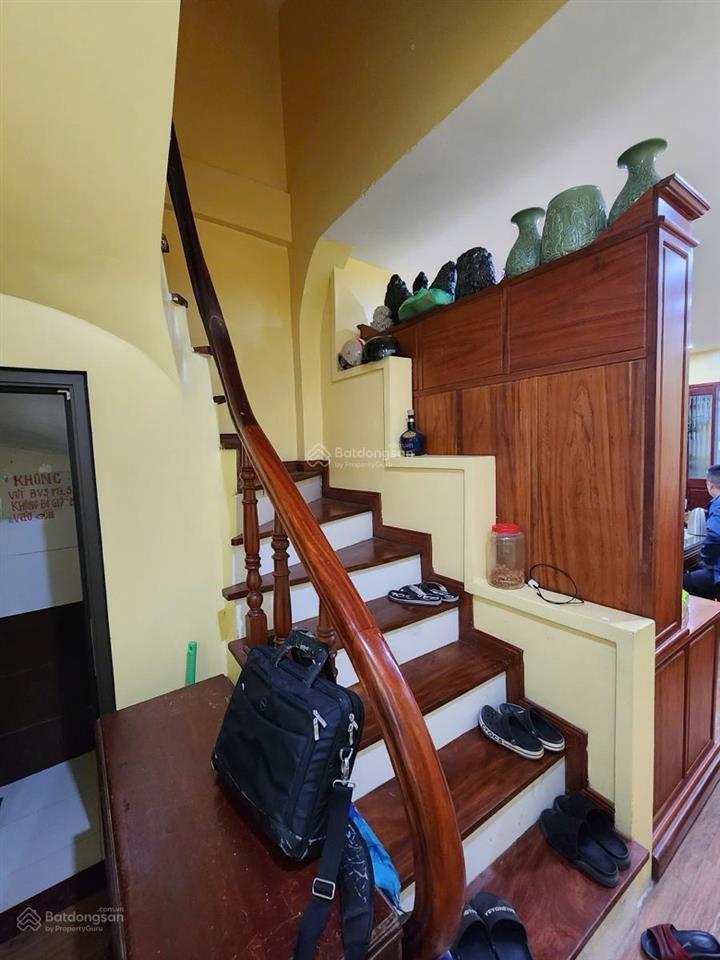 Chủ cần bán gấp nhà thái hà 50m2, gần phố, ngõ thông kinh doanh nhỏ, an sinh cực tốt, giá tốt