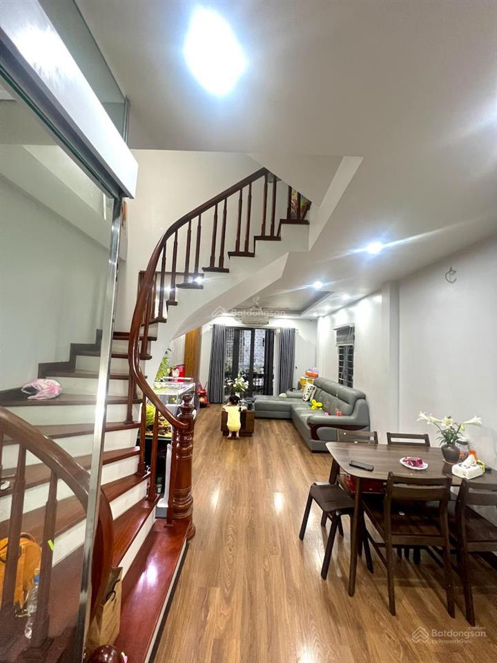 Bán nhà đống đa 45m2 ô tô vào nhà, trước nhà ô tô tránh, kinh doanh, 3 thoáng vĩnh viễn, sổ nở hậu