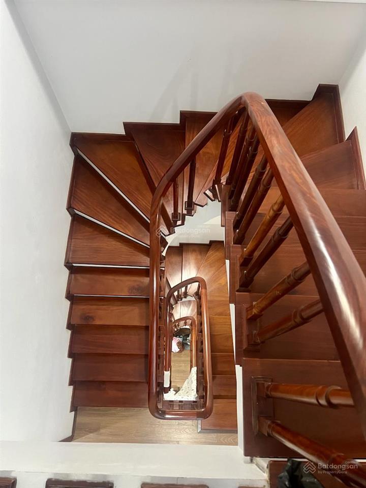 Bán nhà đống đa 45m2 ô tô vào nhà, trước nhà ô tô tránh, kinh doanh, 3 thoáng vĩnh viễn, sổ nở hậu