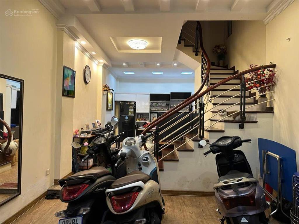 Bán nhà đống đa 52m2, kinh doanh ,ô tô vào nhà, 40m thẳng tắp ra phố, lô góc, nở hậu, nhà dân xây