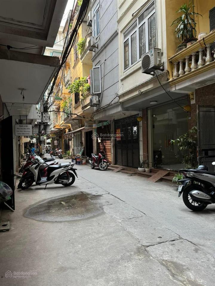 Bán nhà đống đa 52m2, kinh doanh ,ô tô vào nhà, 40m thẳng tắp ra phố, lô góc, nở hậu, nhà dân xây