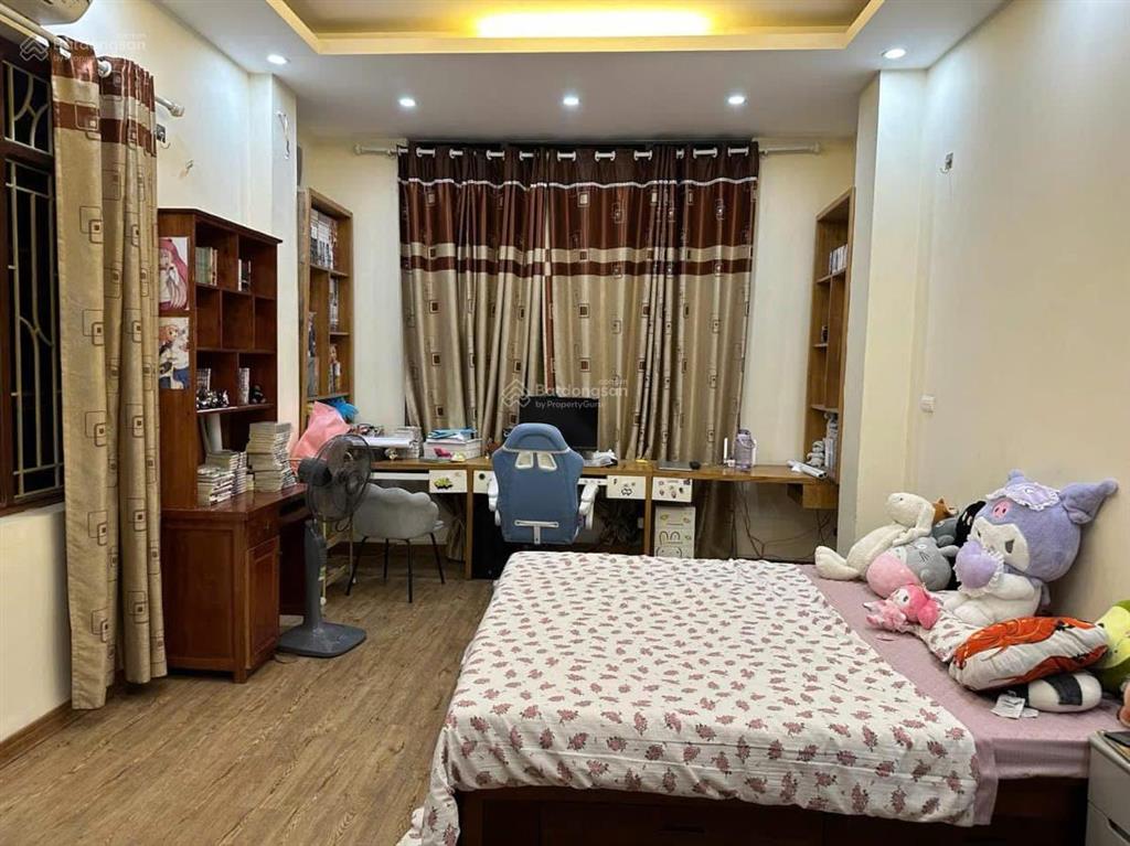 Bán nhà đống đa 52m2, kinh doanh ,ô tô vào nhà, 40m thẳng tắp ra phố, lô góc, nở hậu, nhà dân xây