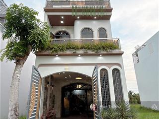 Siêu phẩm! đẹp đến từng chi tiết nhỏ! siêu phẩm nhà phố ngay công viên 7 kỳ quan! 5x18m! 3 tấm!