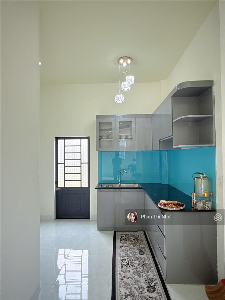 Căn góc đẹp mê ly  anh chị ai thích thiết kế kiêut này ghé xem ạ!!! shr  đường nhựa lớn!!