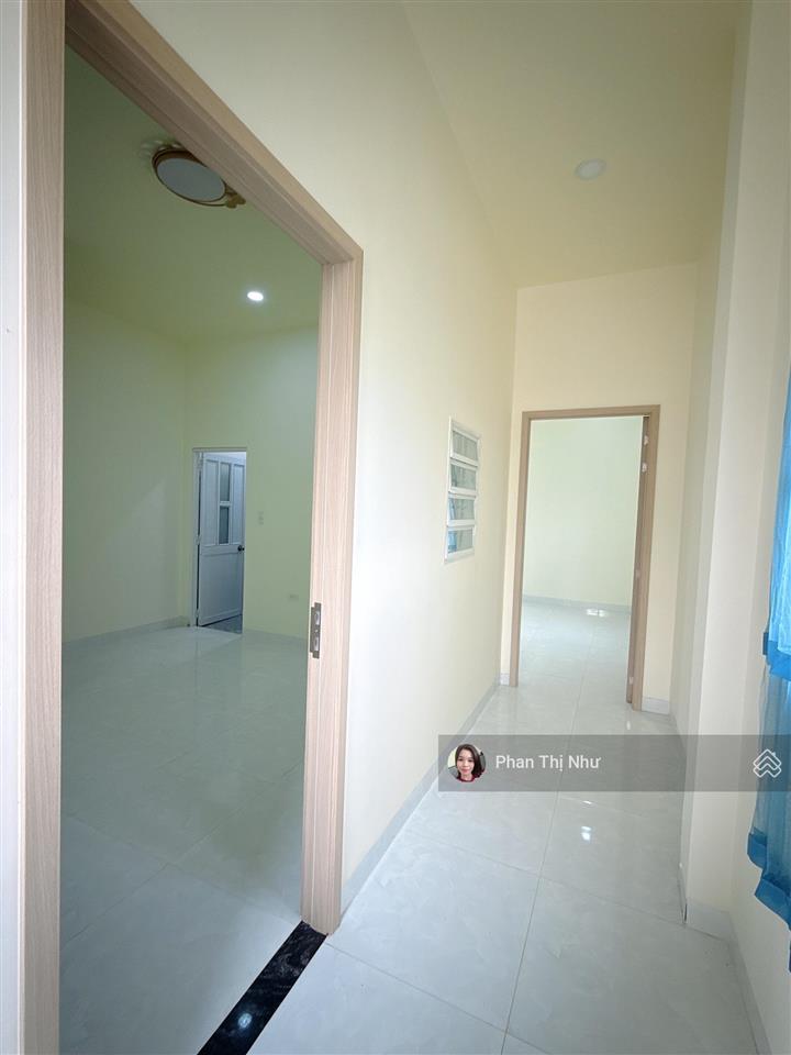 Căn góc đẹp mê ly  anh chị ai thích thiết kế kiêut này ghé xem ạ!!! shr  đường nhựa lớn!!