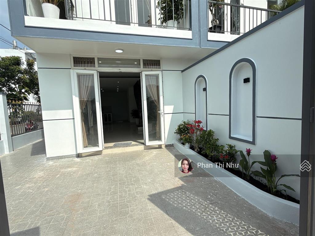 Căn góc 2 mt đẹp lung linh !!! ai mê nhà có sân vườn  sân xe hơi tranh thủ nè!!!