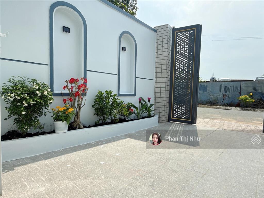 Căn góc 2 mt đẹp lung linh !!! ai mê nhà có sân vườn  sân xe hơi tranh thủ nè!!!