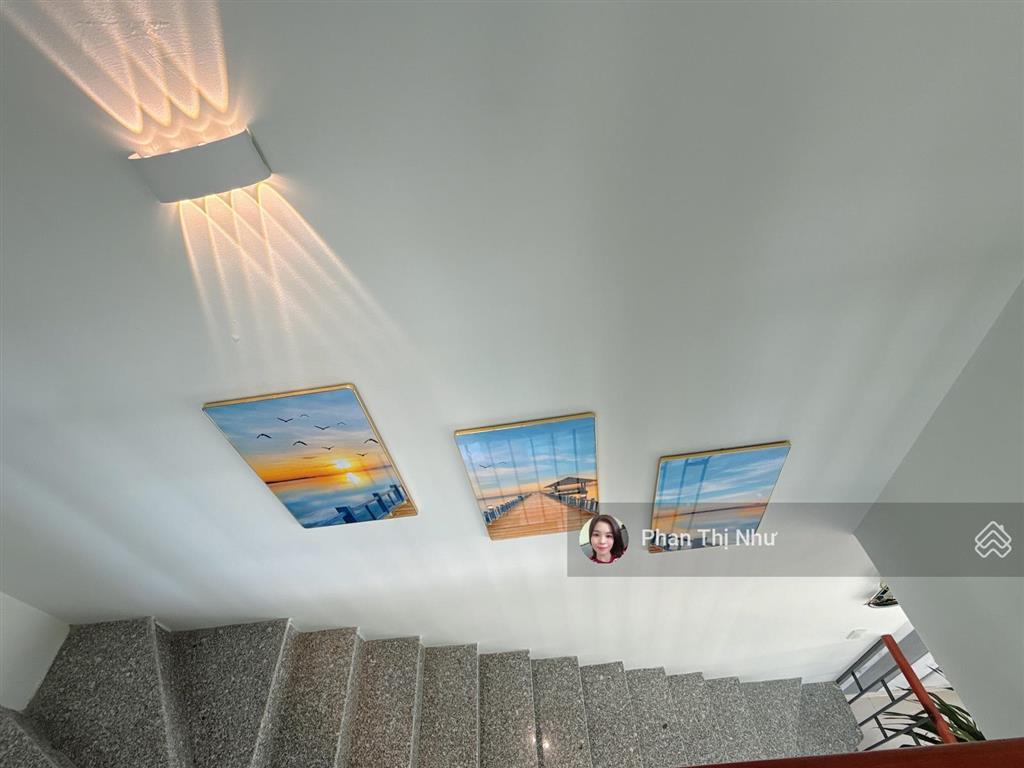 Căn góc 2 mt đẹp lung linh !!! ai mê nhà có sân vườn  sân xe hơi tranh thủ nè!!!