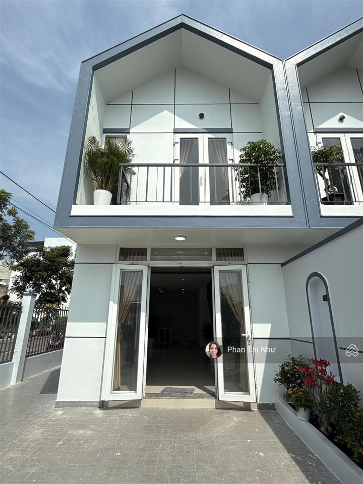 Căn góc 2 mt đẹp lung linh !!! ai mê nhà có sân vườn  sân xe hơi tranh thủ nè!!!