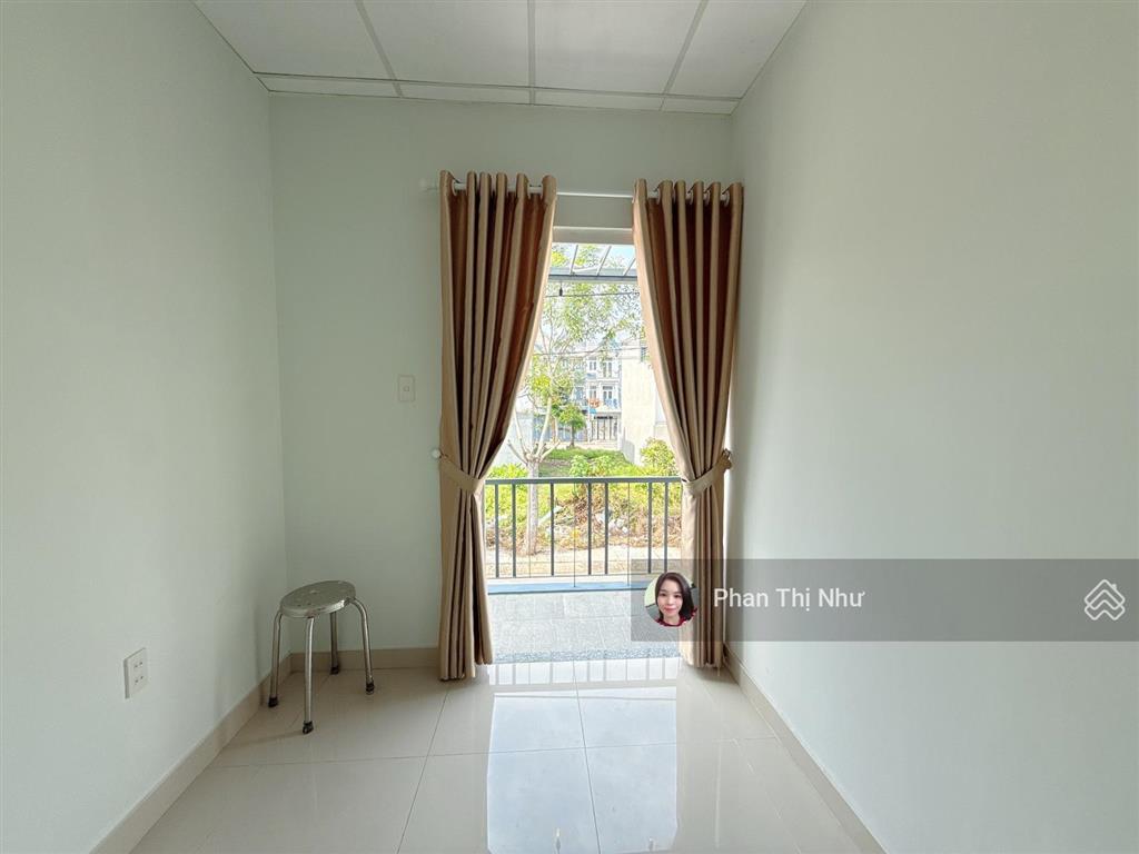 Căn góc 2 mt đẹp lung linh !!! ai mê nhà có sân vườn  sân xe hơi tranh thủ nè!!!