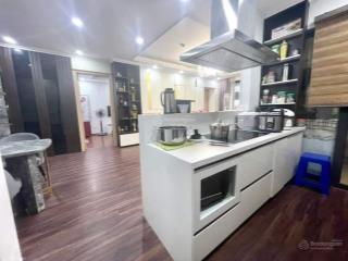 Vip! nhà phân lô hoàng cầu, ngõ 59 thông ô tô tránh kinh doanh, cạnh ubnd quận, hồ hoàng cầu.