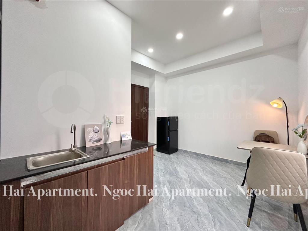 Cho thuê căn hộ 1 phòng ngủ banconl tách bếp full nội thất mới 100% ngay vườn lài, q12
