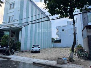 Chủ nhờ bán
bán 2 lô liền kề đường ngô đức kế, q. liên chiểu tp đà nẵng đường 6m ,vỉa hè 3m.