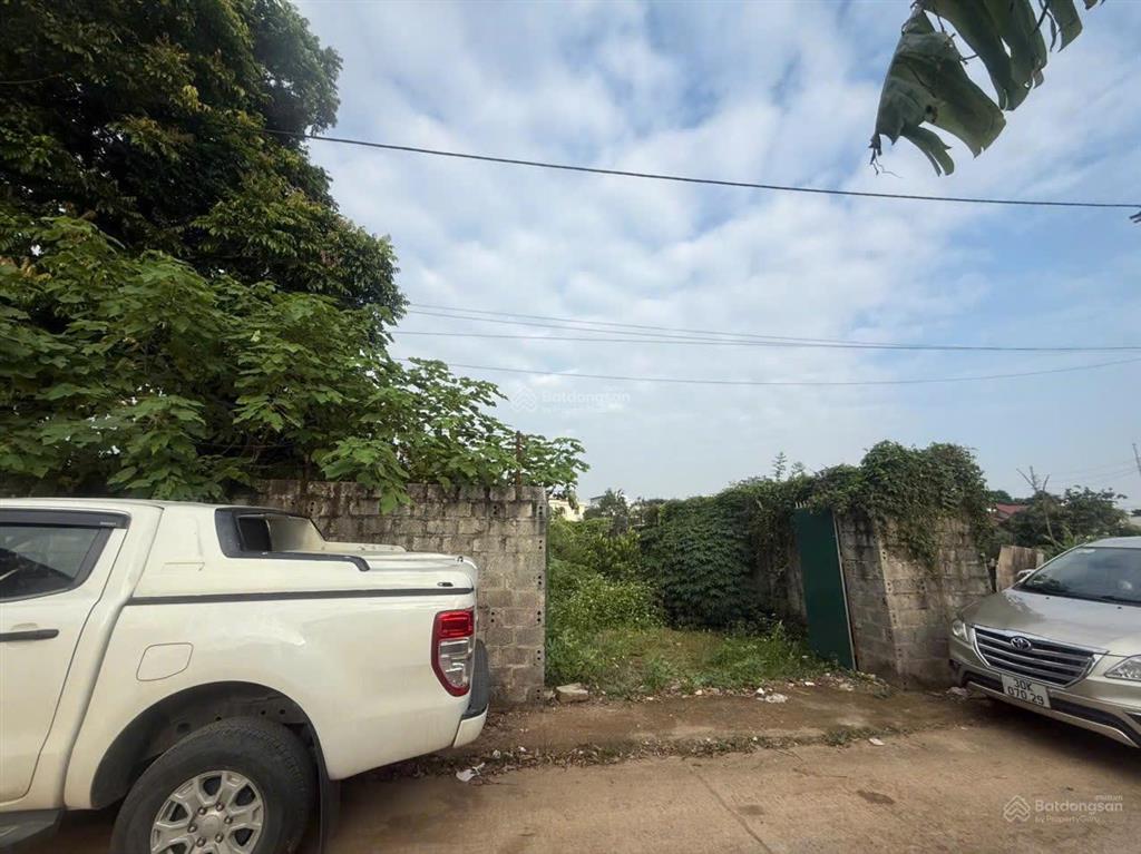 Cần bán 330m2 full thổ cư ở hòa thạch  quốc oai. mặt tiền 11m. hậu 12m đường ô tô thông