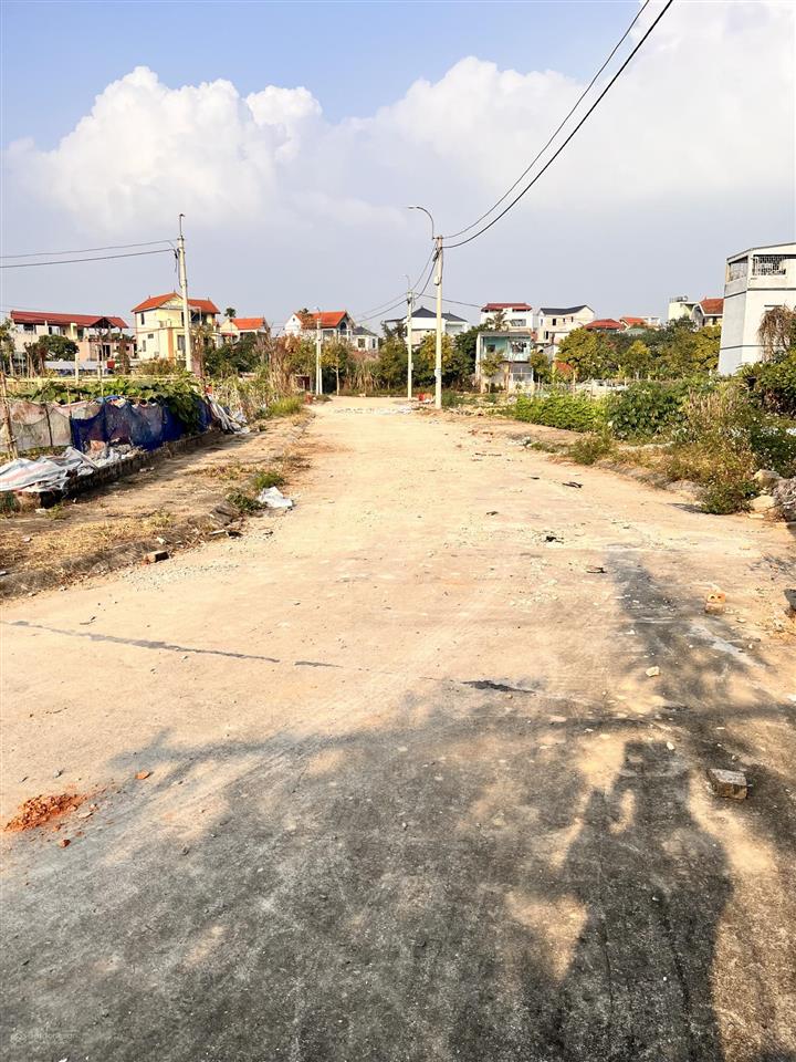 Cần bán gấp 92.5m đất đấu giá yên sơn  quốc oai view vườn hoa. địa chỉ mới xã quốc oai  hà nội