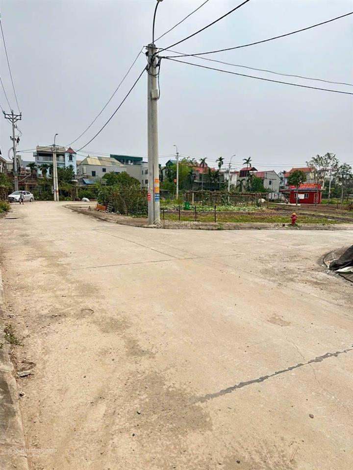 Cần bán gấp 92.5m đất đấu giá yên sơn  quốc oai view vườn hoa. địa chỉ mới xã quốc oai  hà nội