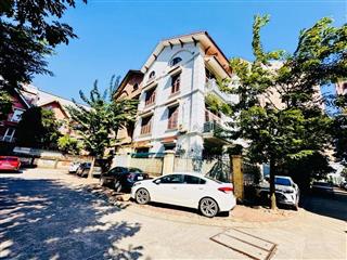 Biệt thự lô góc hoàng quốc việt  nghĩa đô  2 mặt tiền  vỉa hè  3 ô tô tránh nhau  120m2