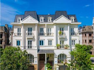 Bán căn biệt thự song lập 162m2, mặt tiền 9m đường lớn, view thoáng , cư dân về ở nhiều