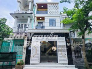 Nhà phố 2 lầu hẻm xe hơi đường huỳnh tấn phát, thị trấn nhà bè  cách phú mỹ hưng, 5phút xe máy