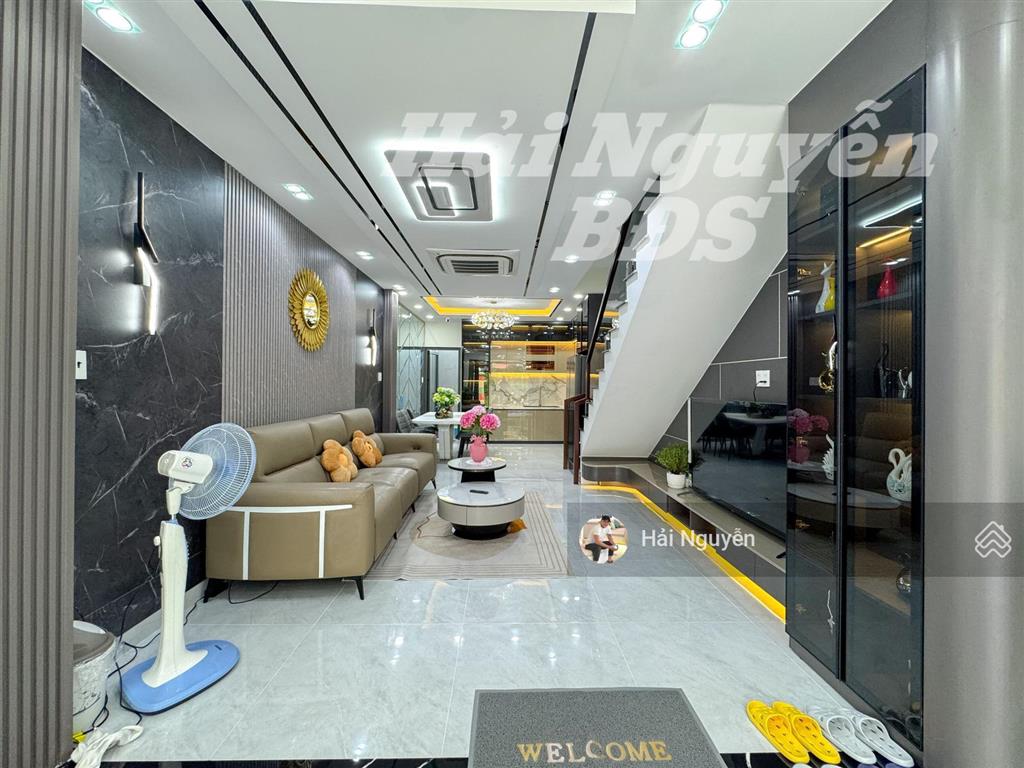 Nhà 3 lầu full nội thất hẻm xe hơi đường nguyễn thị thập  q7