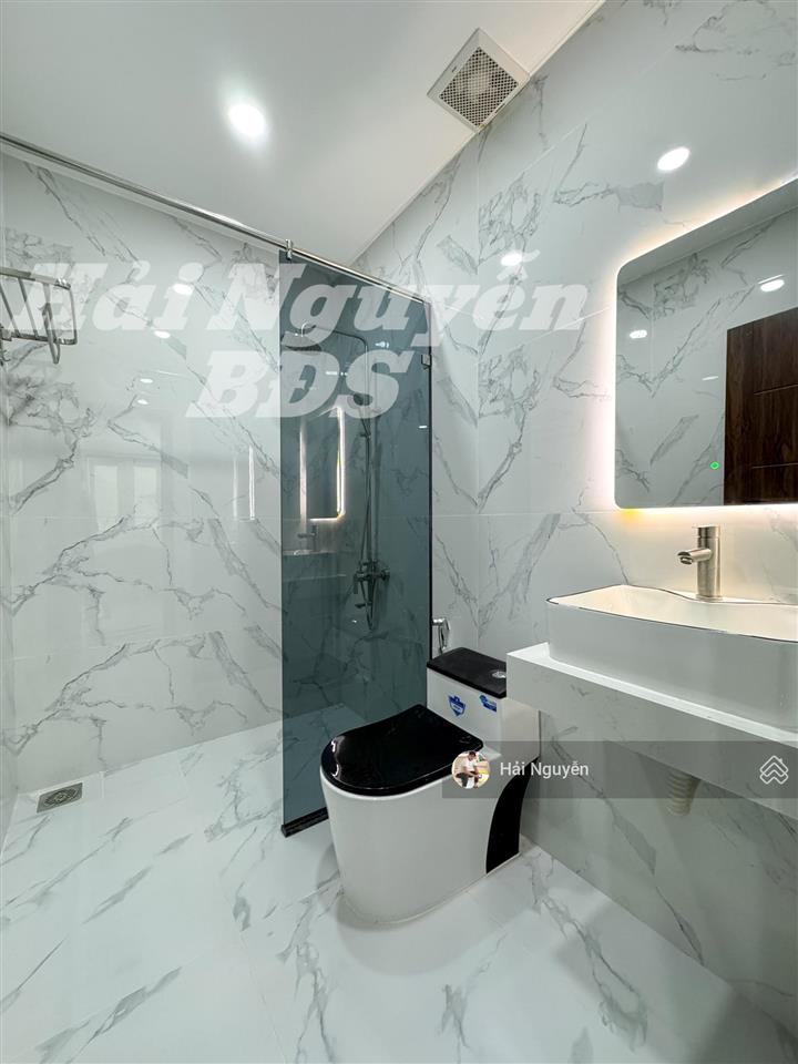 Nhà 3 lầu full nội thất hẻm xe hơi đường nguyễn thị thập  q7