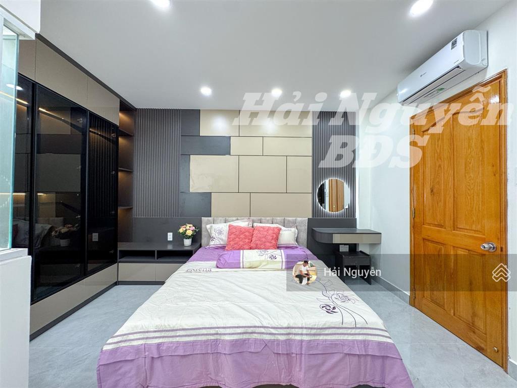 Nhà 3 lầu full nội thất hẻm xe hơi đường nguyễn thị thập  q7